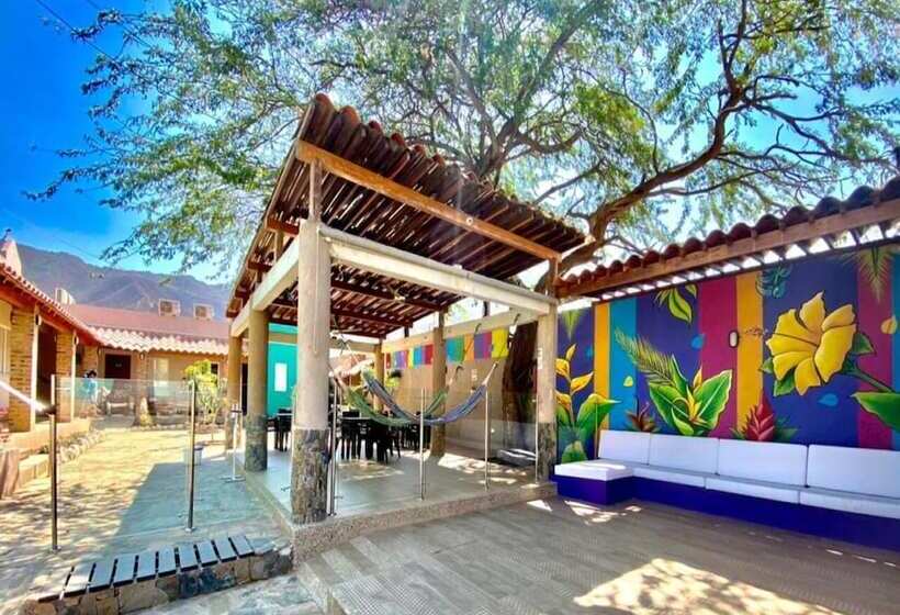 هاستل Hostal Aurora, Smith Lodging