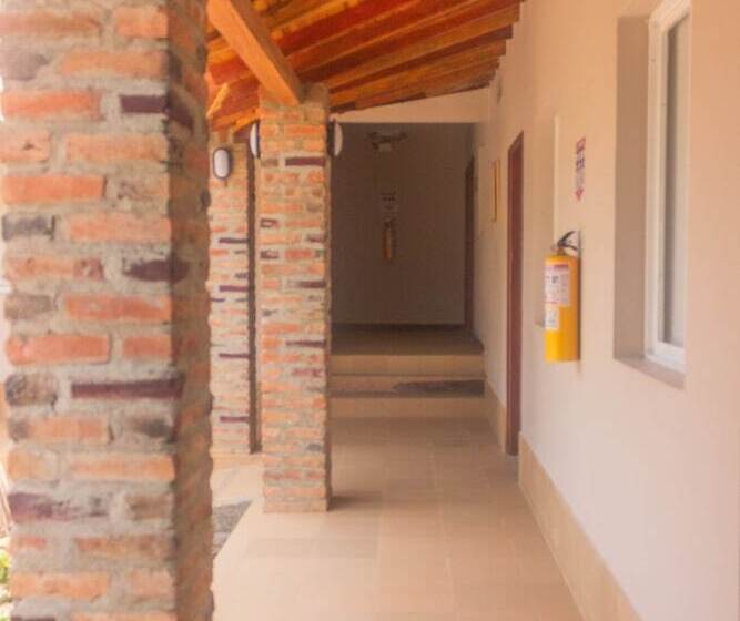 הוסטל Hostal Aurora, Smith Lodging