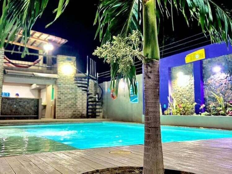 הוסטל Hostal Aurora, Smith Lodging