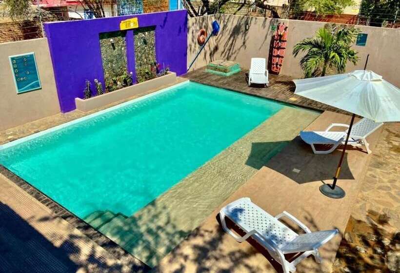 הוסטל Hostal Aurora, Smith Lodging