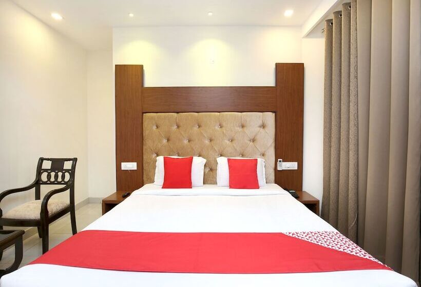 Capital O 17081 Hotel Signia