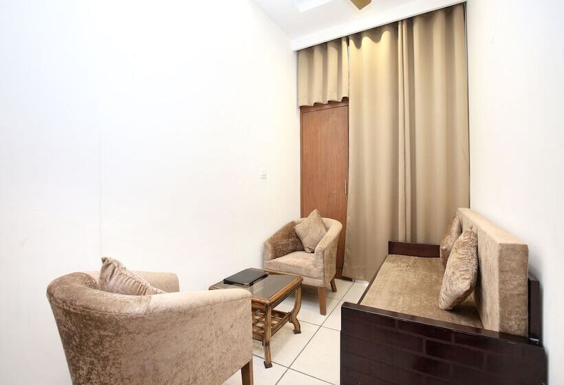 Capital O 17081 Hotel Signia