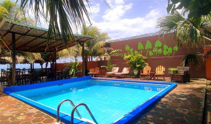 簡易ホテル El Belga Loco