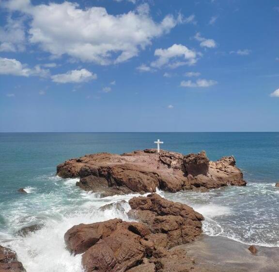 簡易ホテル El Belga Loco