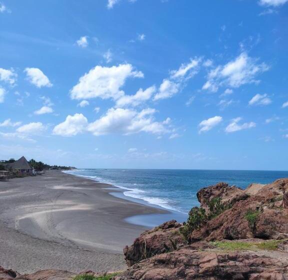 簡易ホテル El Belga Loco