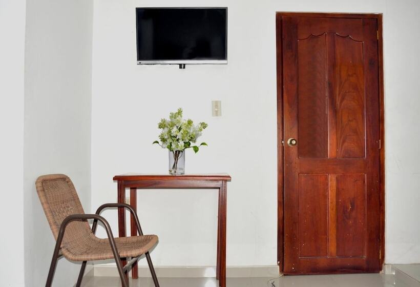 בית מלון כפרי Arce Plaza