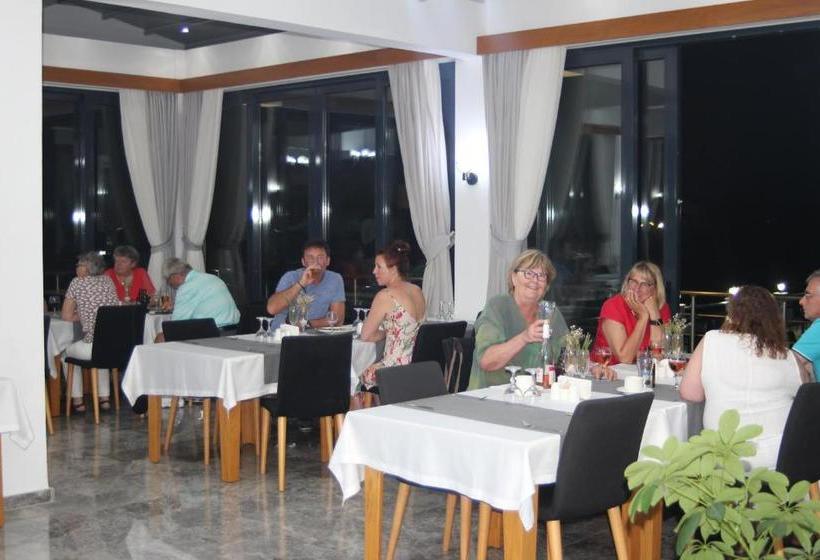 בית מלון כפרי Bellapais Oasis