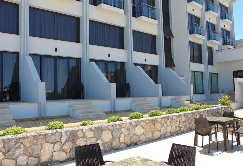 בית מלון כפרי Bellapais Oasis