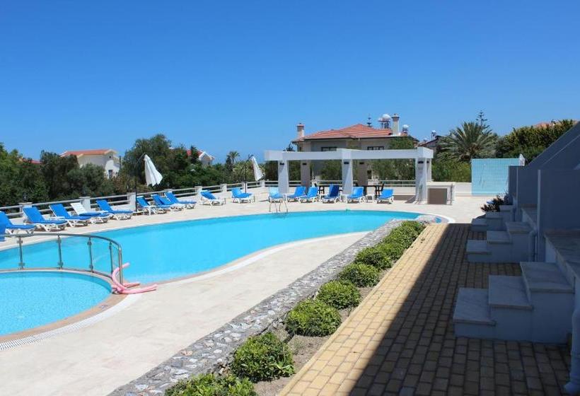 בית מלון כפרי Bellapais Oasis