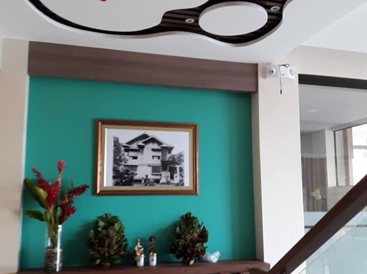 ホテル Cresebo Mansion