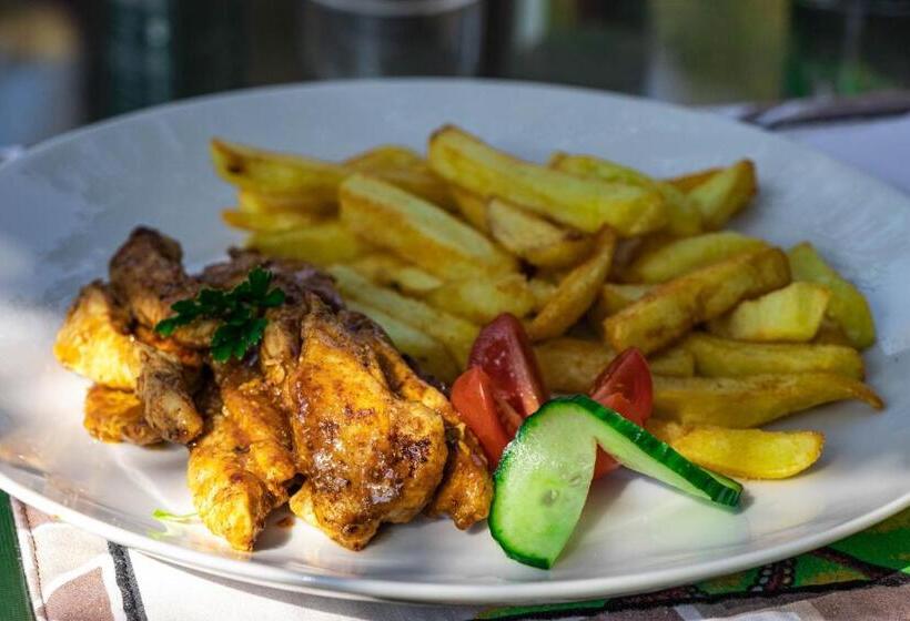 فندق Golden Impalas Bush Resort