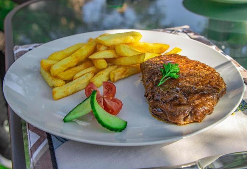 فندق Golden Impalas Bush Resort