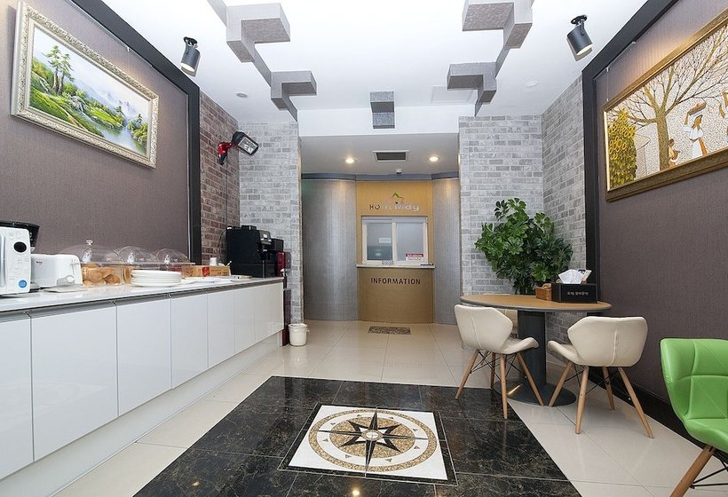 ホテル Gunsan  May