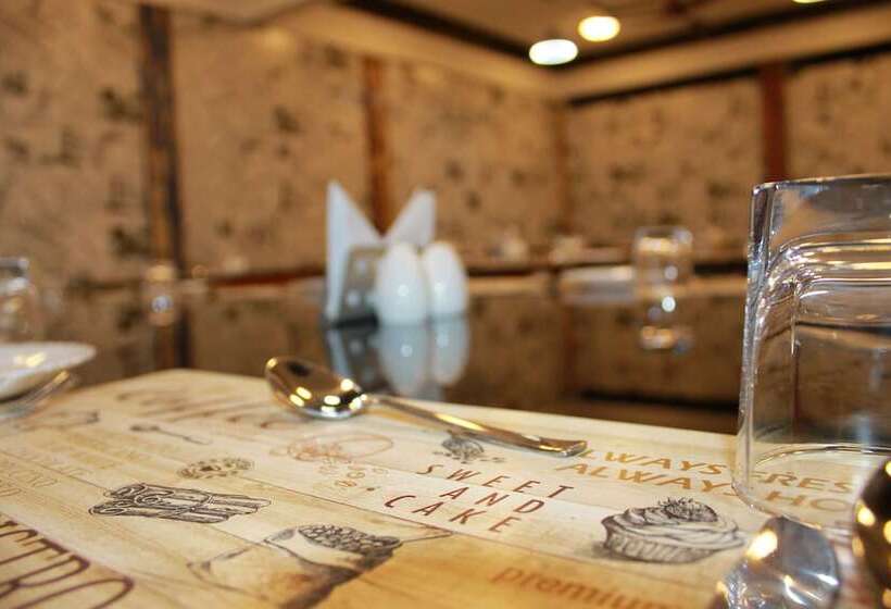 هتل Periyarmountainpalace