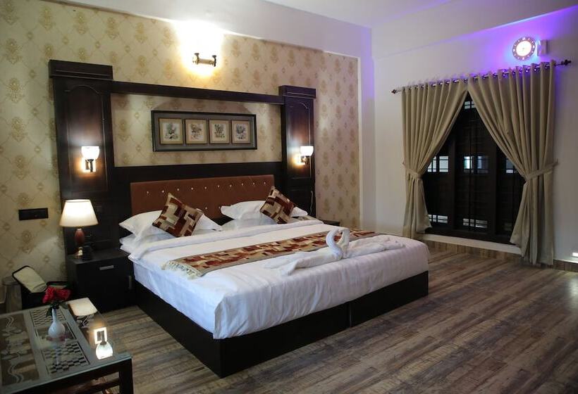 هتل Periyarmountainpalace