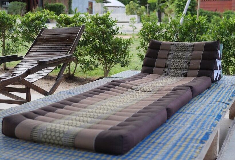 בית מלון כפרי Samui Caravans Hill Camp