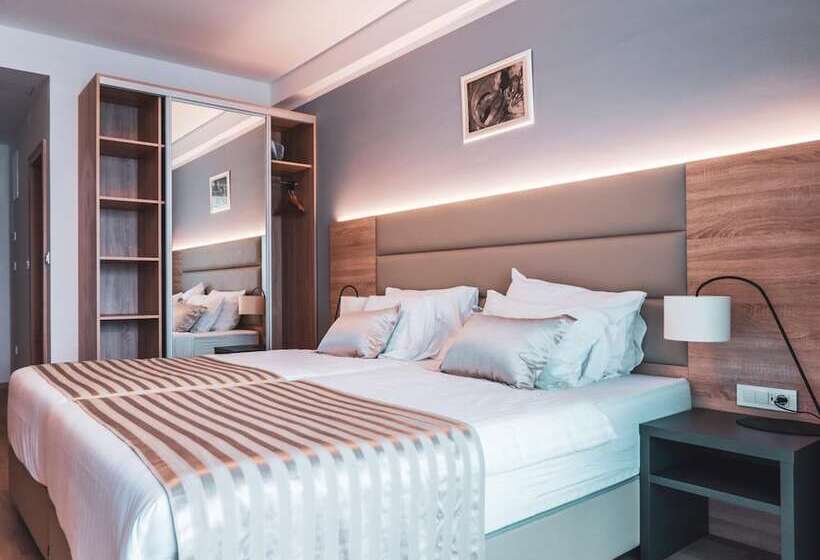 Kaneo Beach Hotel Novalja