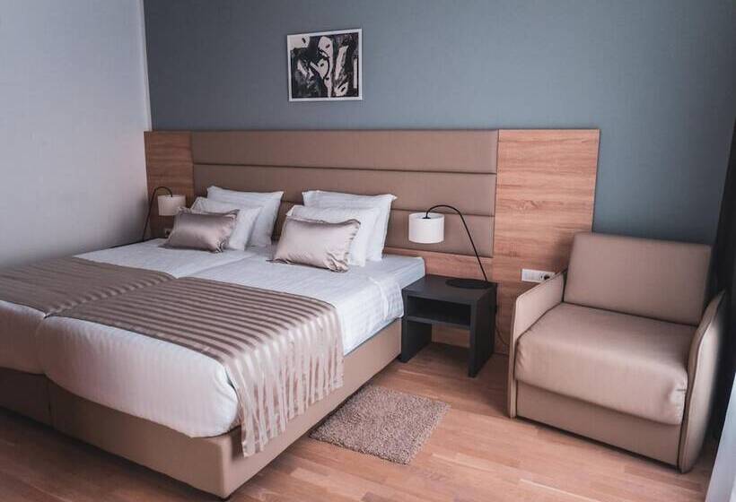 Kaneo Beach Hotel Novalja