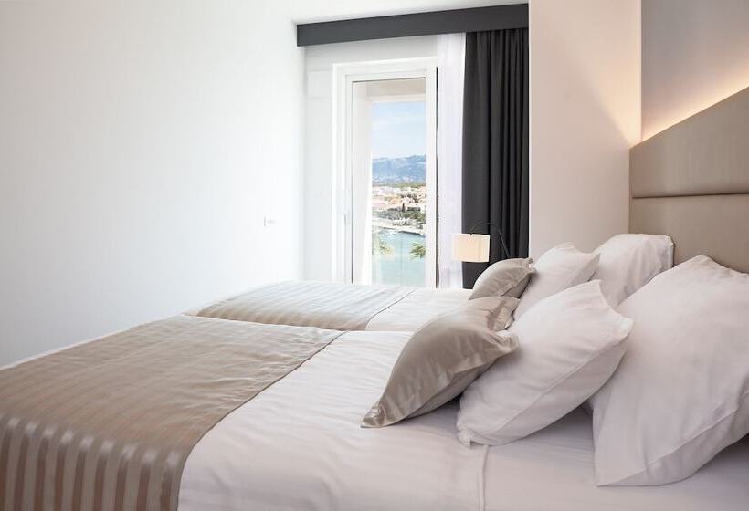 Kaneo Beach Hotel Novalja