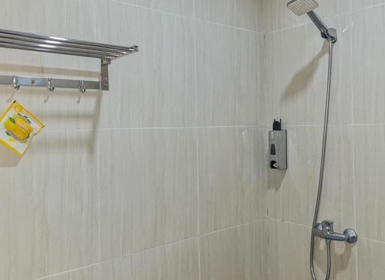 Reddoorz Plus At Hotel Royal Palangka Raya