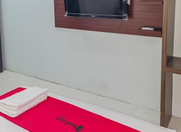 Reddoorz Plus At Hotel Royal Palangka Raya
