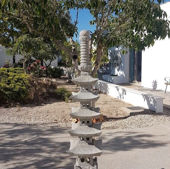 Хостел Artmonia