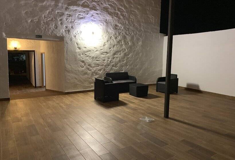 ホテル Valtisya Pool And Airport