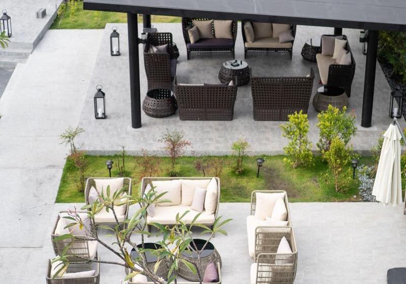 تختخواب و صبحانه Tsang Kuo Resort