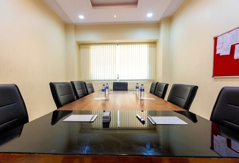 هتل Apex International