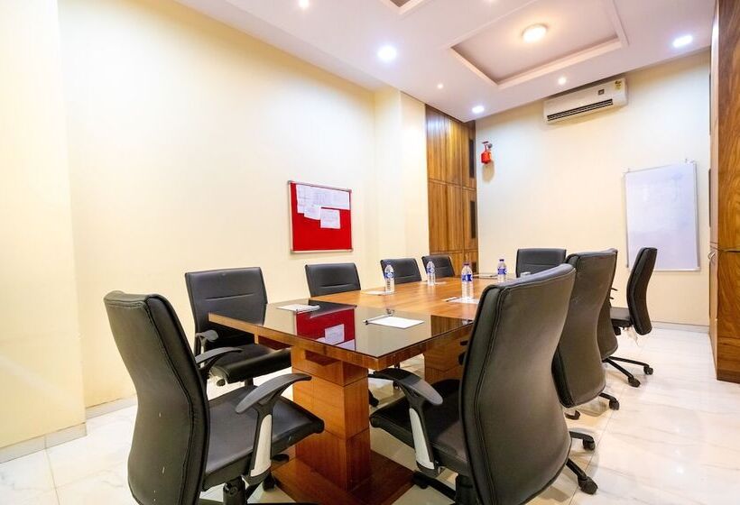 هتل Apex International