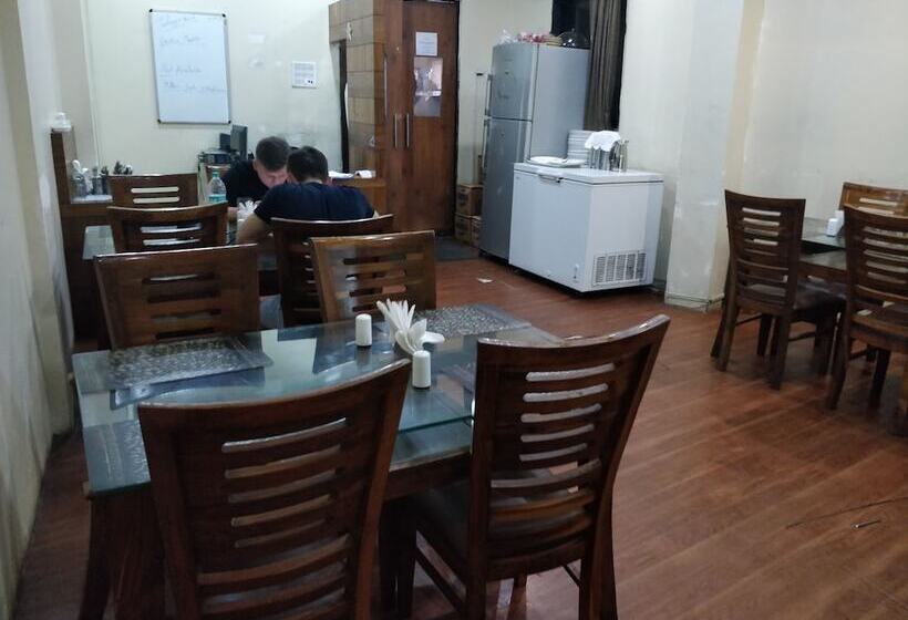 هتل Apex International