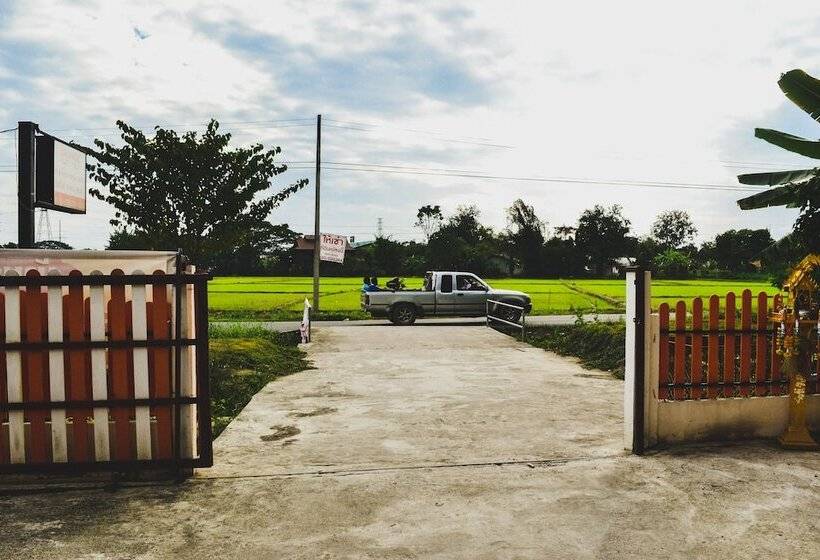 فندق Bannkrithamed Chiangmai