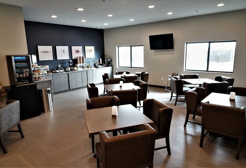 فندق Brookstone Inn & Suites