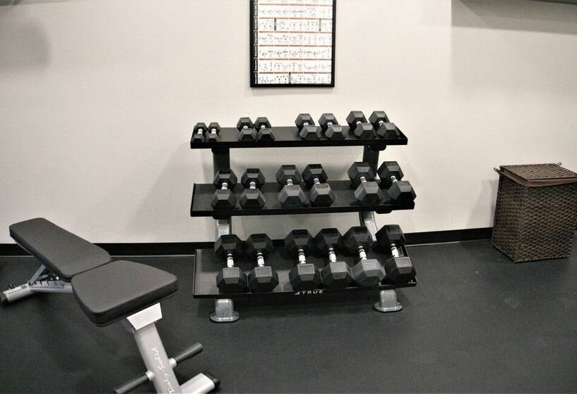 فندق Brookstone Inn & Suites