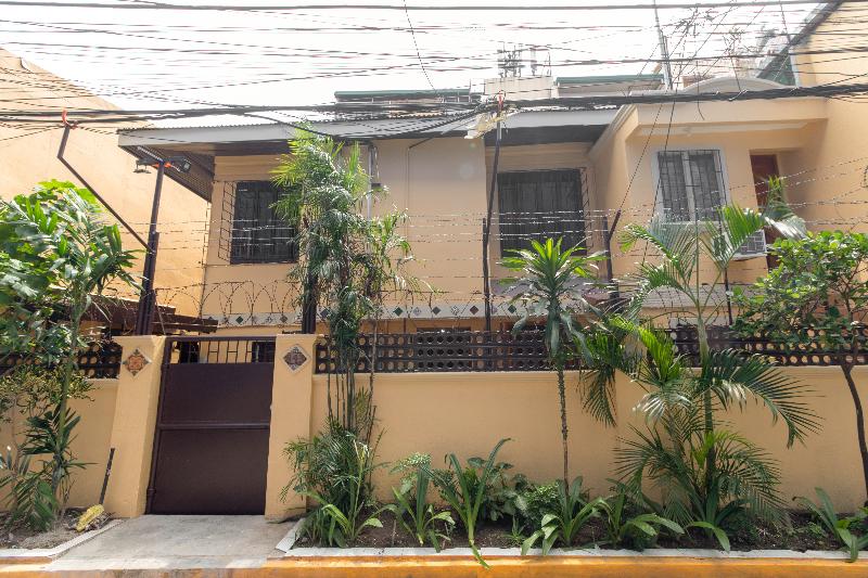 هتل Reddoorz Near Pnr Espana Station