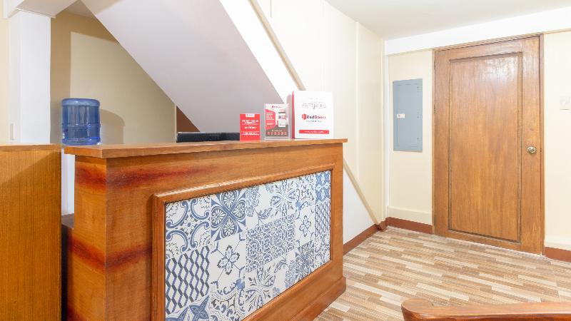 هتل Reddoorz Near Pnr Espana Station