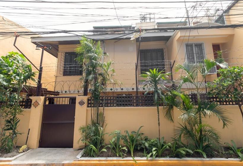 هتل Reddoorz Near Pnr Espana Station