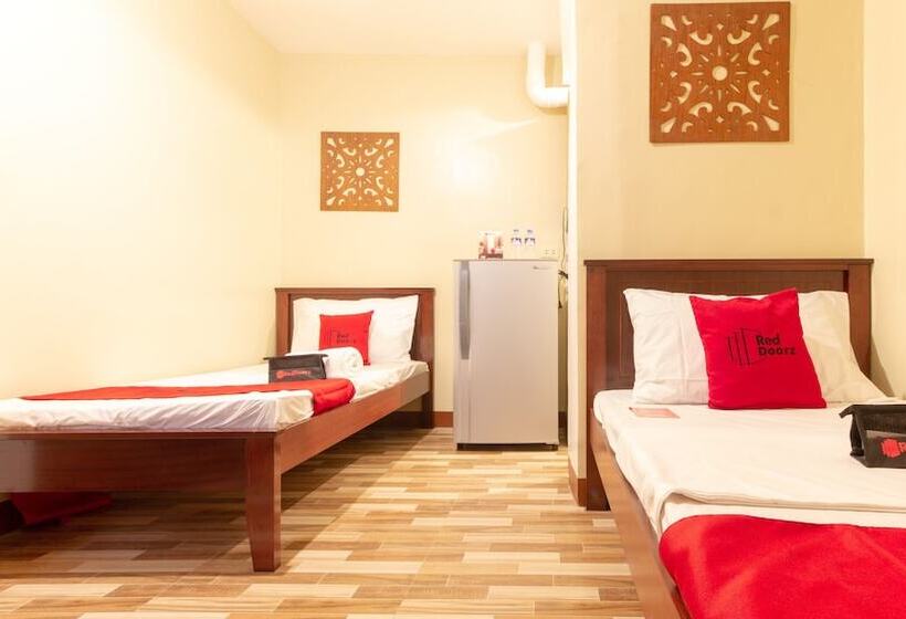 هتل Reddoorz Near Pnr Espana Station