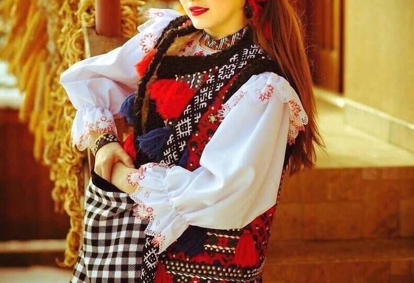 فندق ريفى Pensiuna Maramures Hoteni