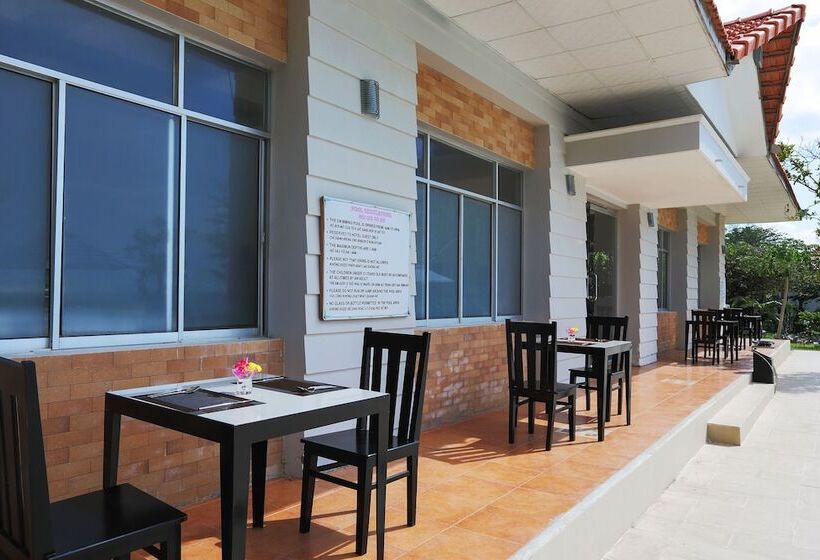 هتل Sky Star Beach Resort