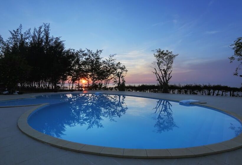 هتل Sky Star Beach Resort