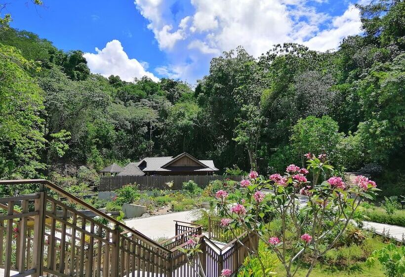 هتل The Pristine Villas And Bungalows At Palau Pacific Resort