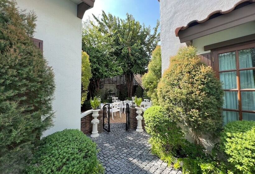 Отель Villa Seville