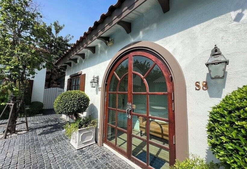 Отель Villa Seville