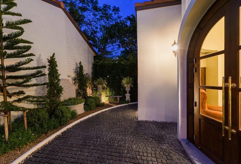 Отель Villa Seville