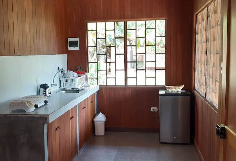 בית מלון כפרי Wakaya Ecolodge