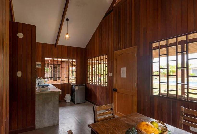 בית מלון כפרי Wakaya Ecolodge