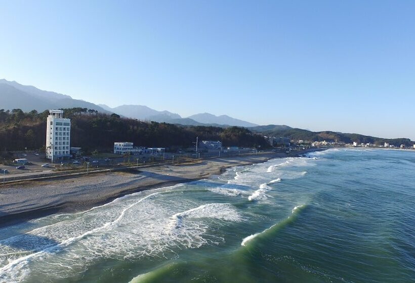 Отель Yangyang Eight