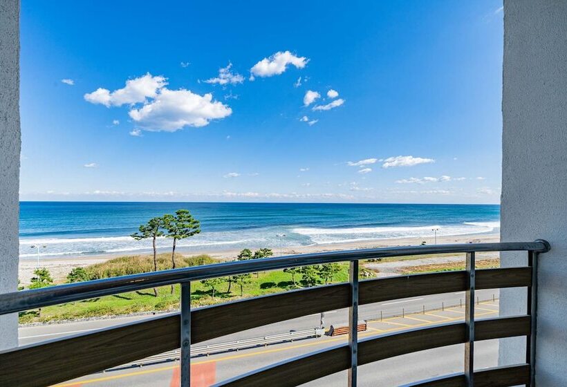 Отель Yangyang Eight