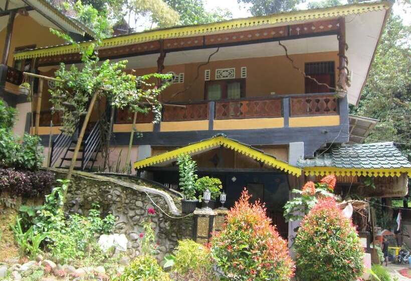 پانسیون Bugis Inn